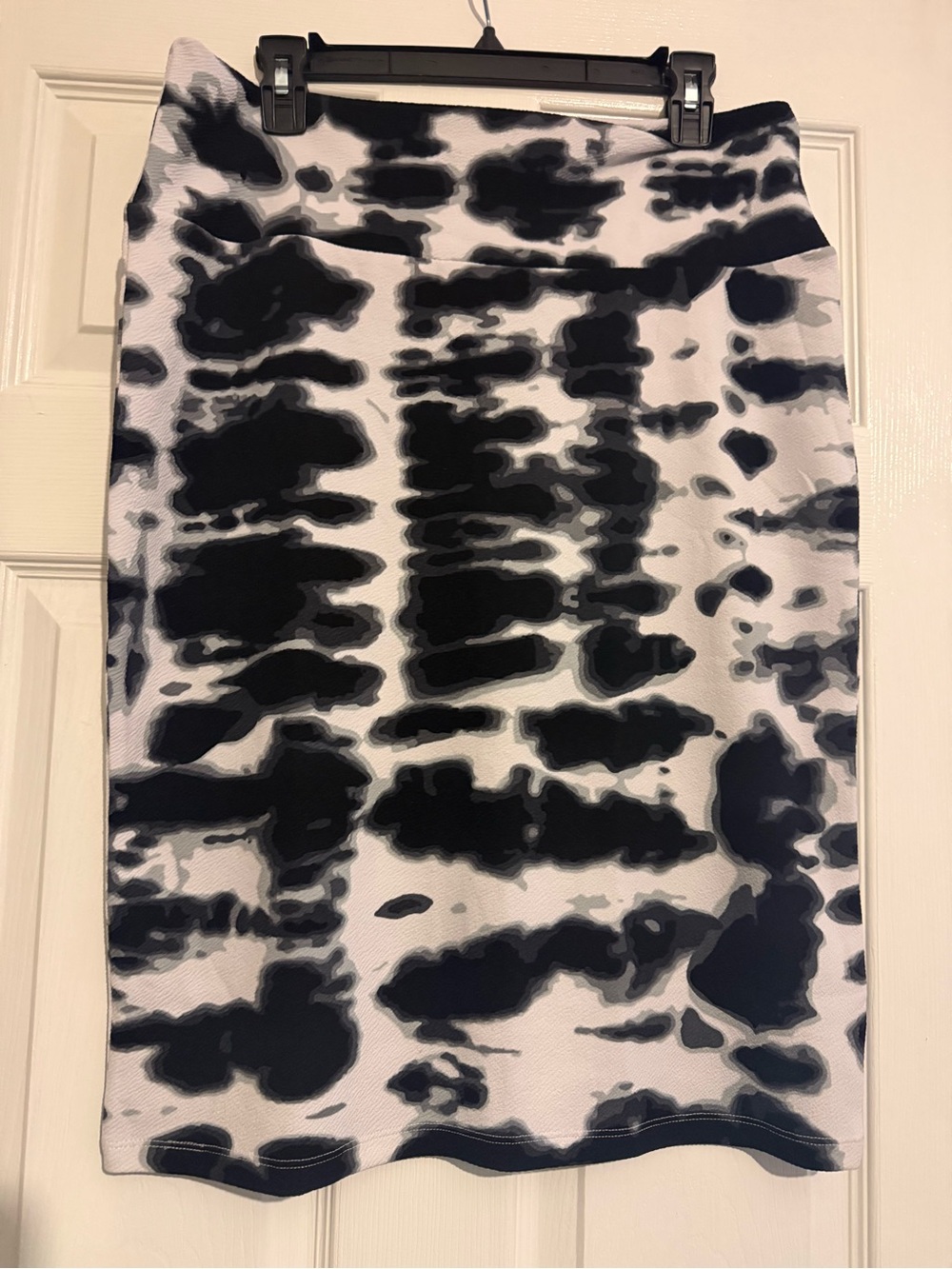LuLaRoe Black and White Tie-Dye Pencil Skirt
